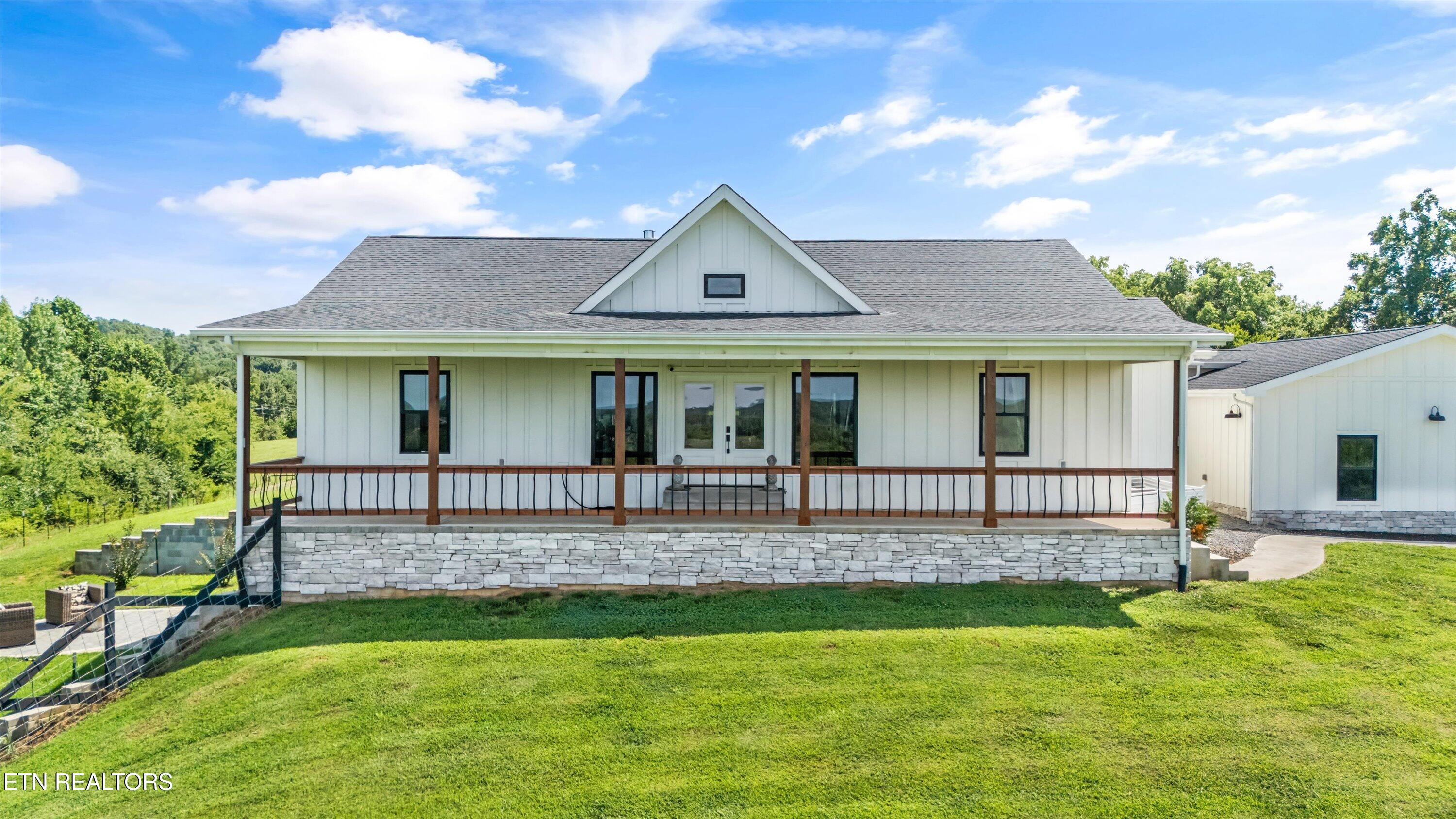 1109 Sands Rd