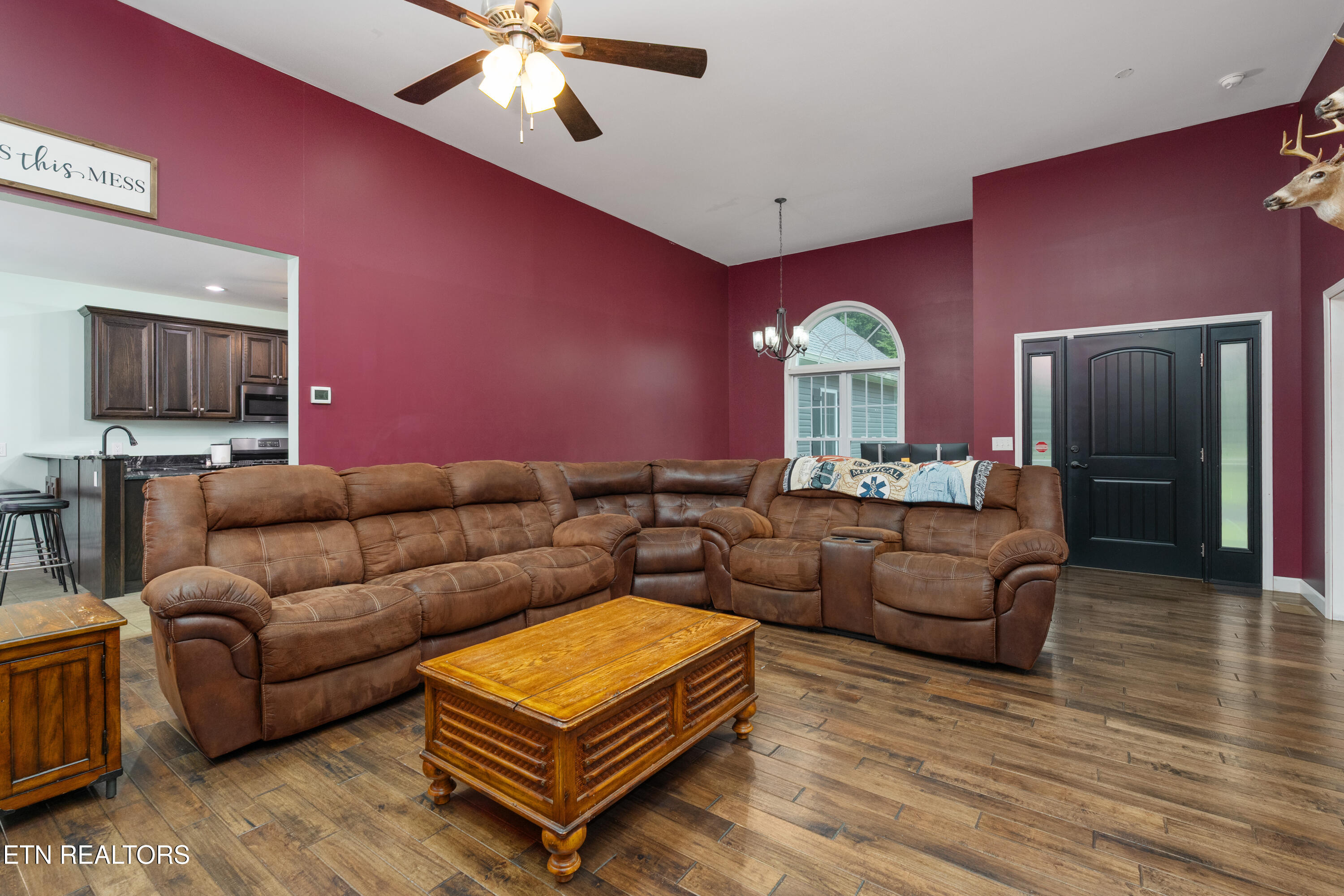 1161 Laurel Way