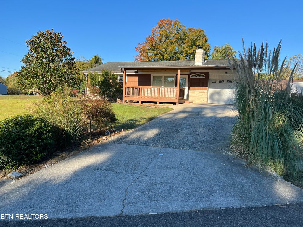 Photo of 605 Ozark Circle, Knoxville, TN 37912 (MLS # 1360026)
