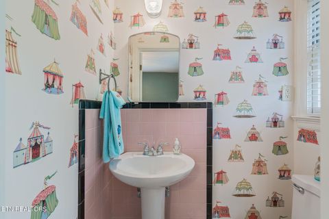 Tiny photo for 5525 Crestwood Drive, Knoxville, TN 37914 (MLS # 1336784)