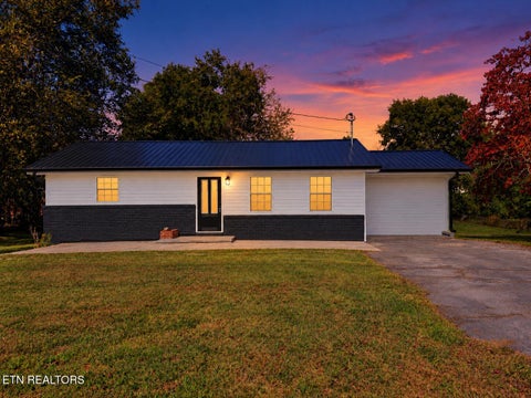Tiny photo for 462 Morris St, Newport, TN 37821 (MLS # 1360067)