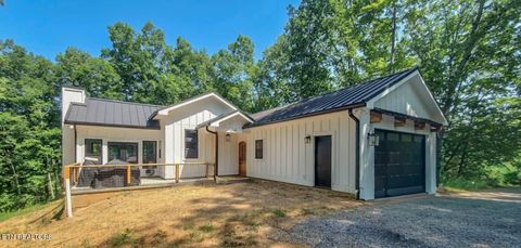 Photo of 4565 Crooked Creek Way, Maryville, TN 37803 (MLS # 1341146)
