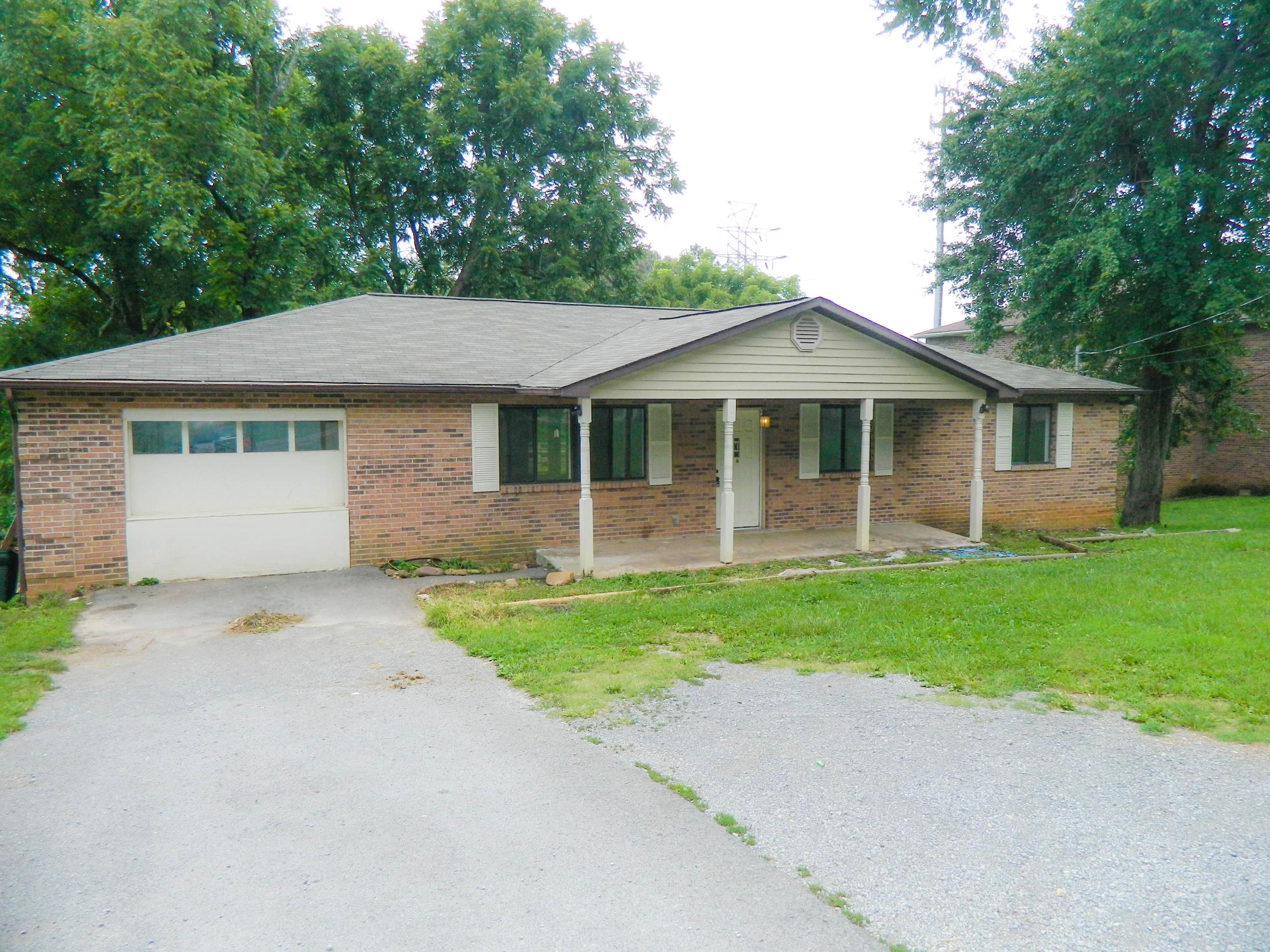 Photo 1 of 22 — 1702 Cedar Lane, Knoxville, TN 37918