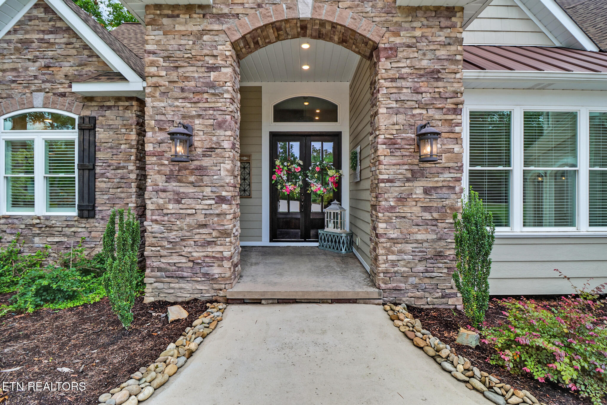 265 Falling Leaf Rd