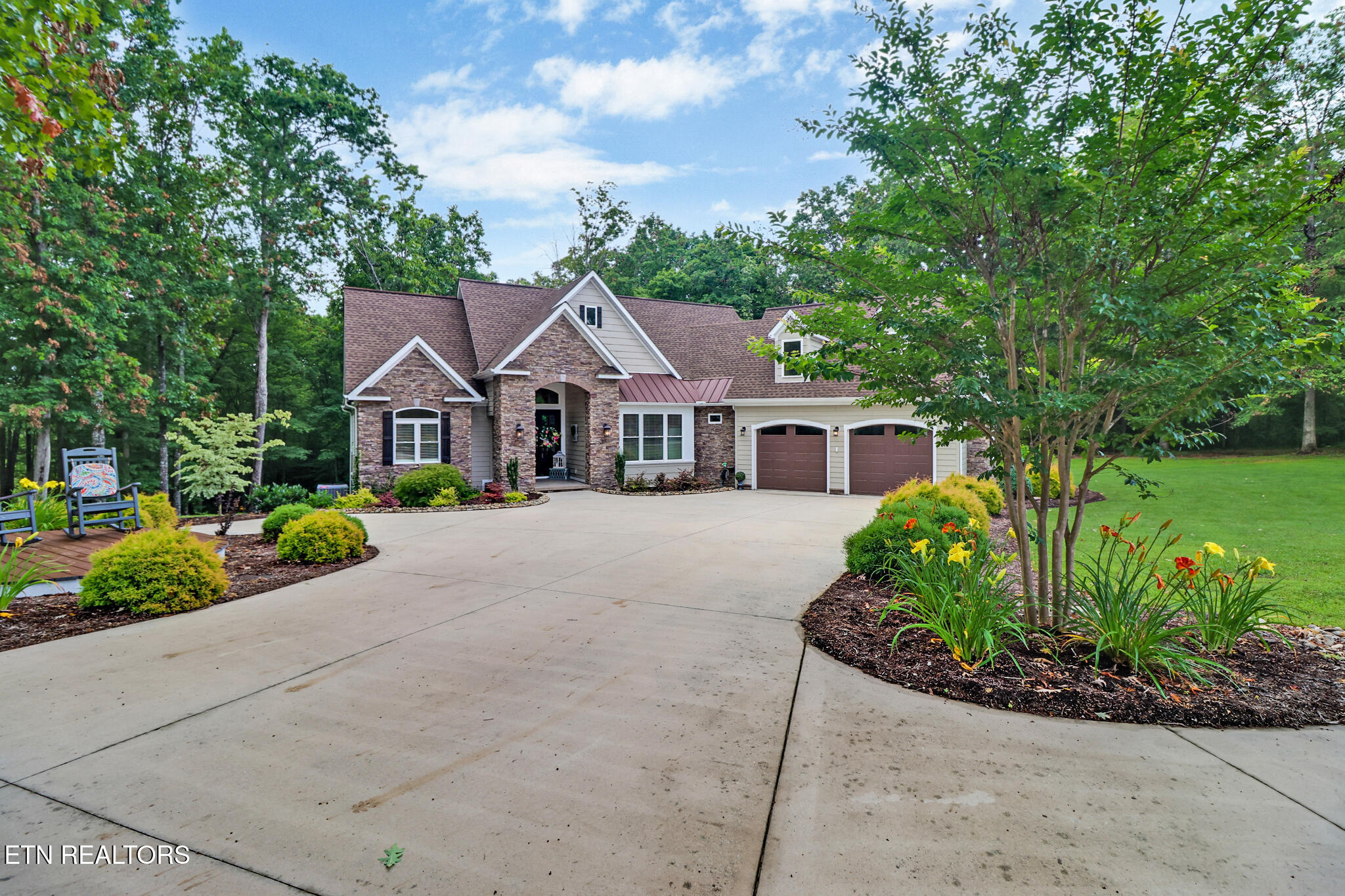 265 Falling Leaf Rd