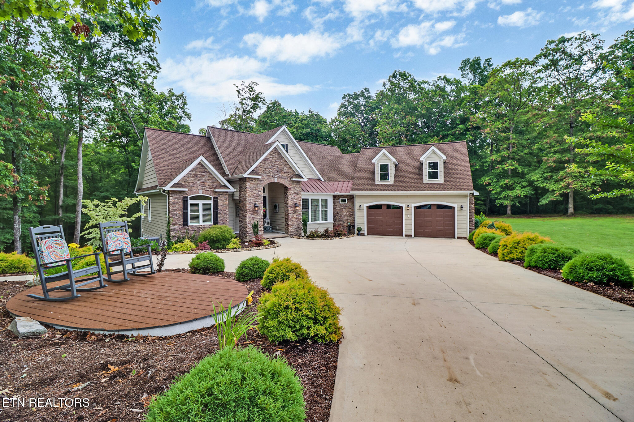 265 Falling Leaf Rd