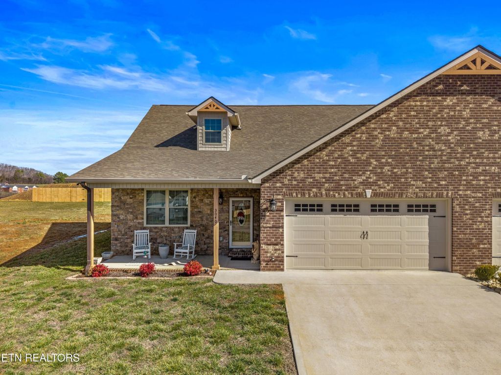 Photo of 3040 Villas Creekside Drive, Dandridge, TN 37725 (MLS # 1331583)
