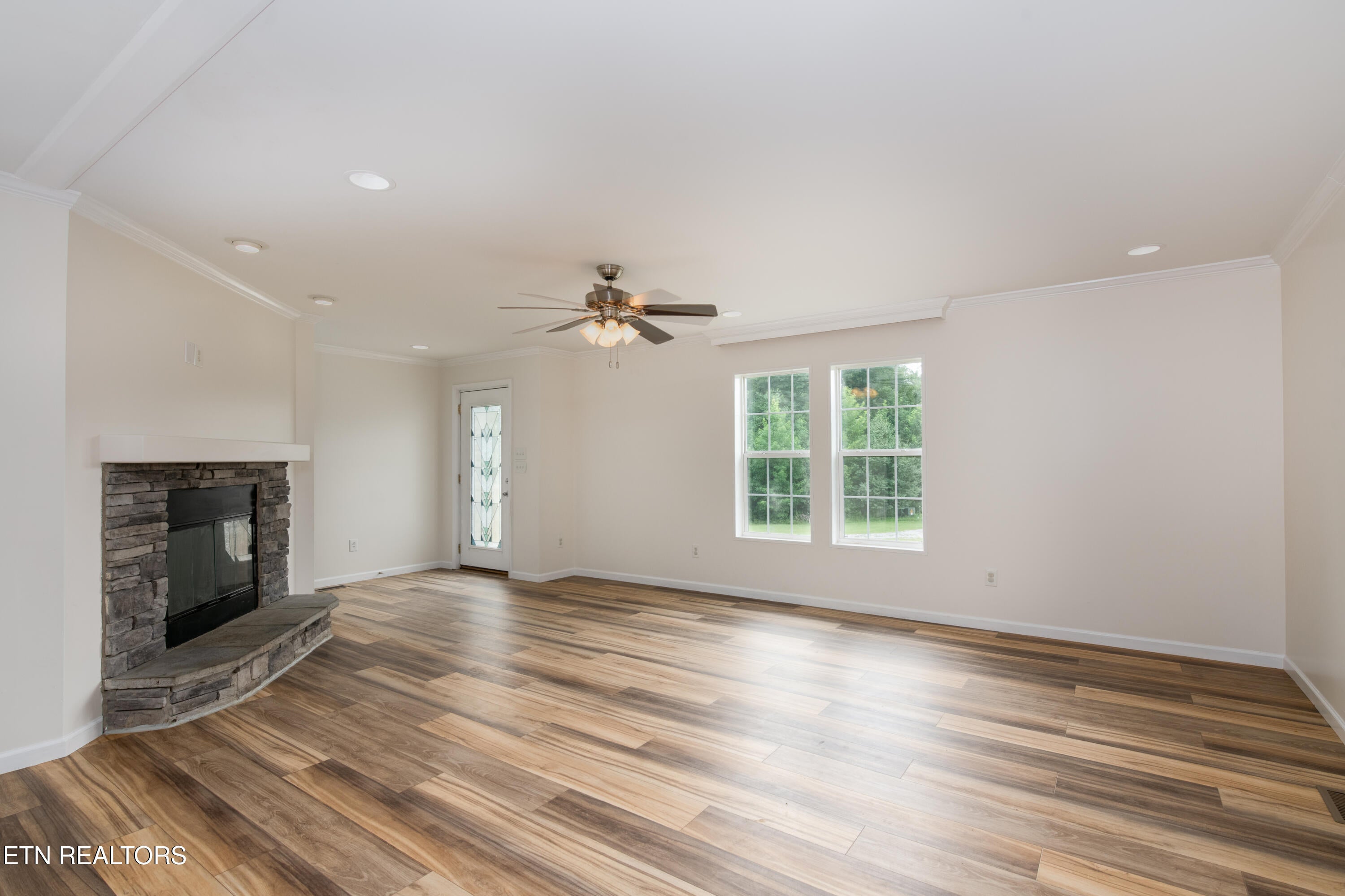 826 Sweetwater Rd
