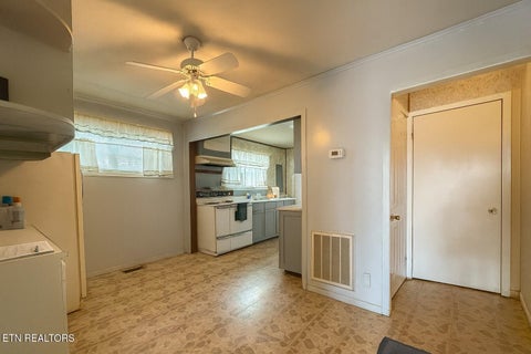 Tiny photo for 100 Church St, Loudon, TN 37774 (MLS # 1348115)