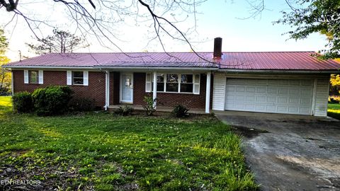 Photo of 2420 Pinecrest Circle, Lenoir City, TN 37772 (MLS # 1336150)
