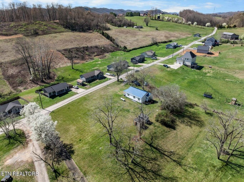 Photo of 2 Hubbs Grove Rd, Maynardville, TN 37807 (MLS # 1335900)