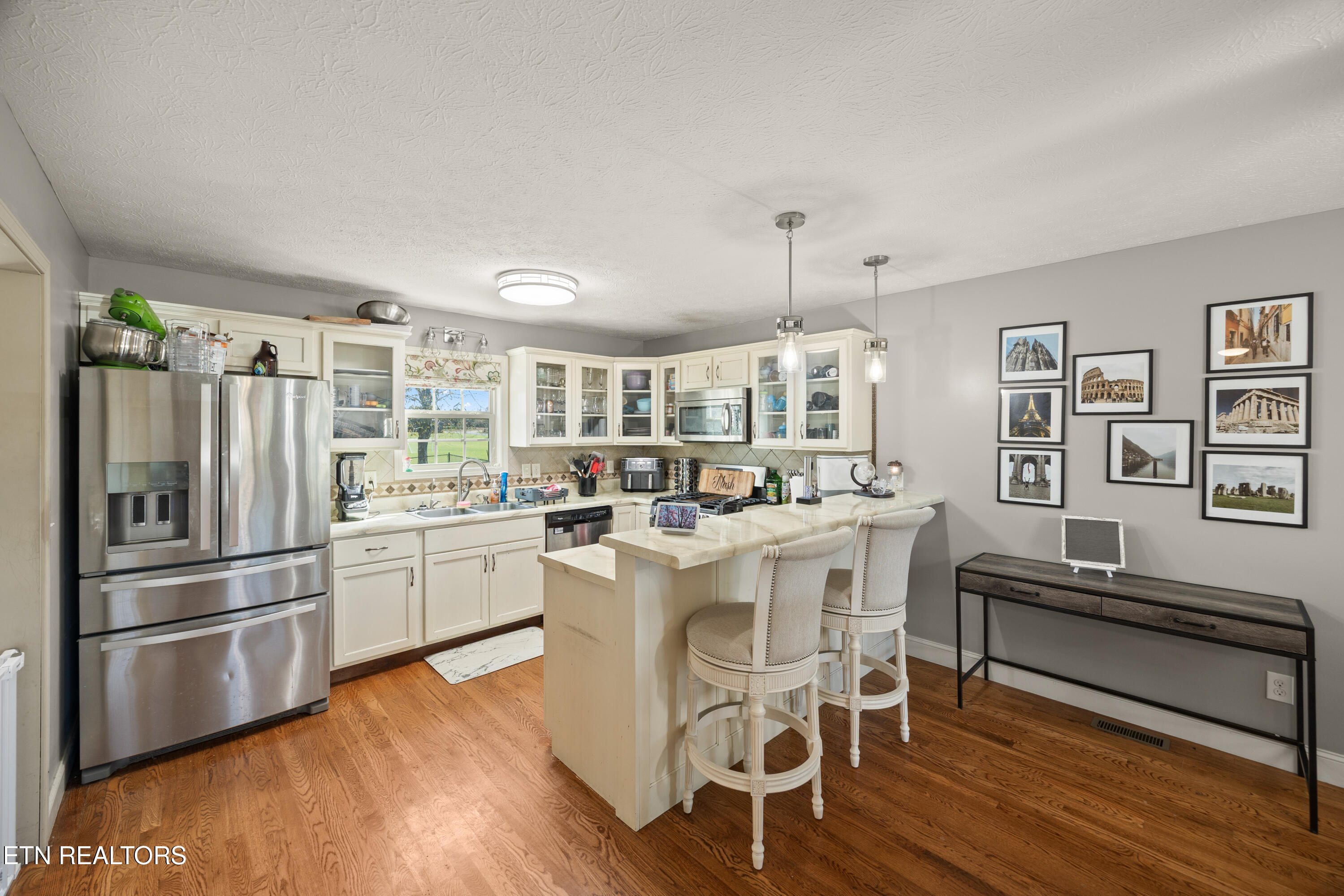 128 Rustling Oaks Drive