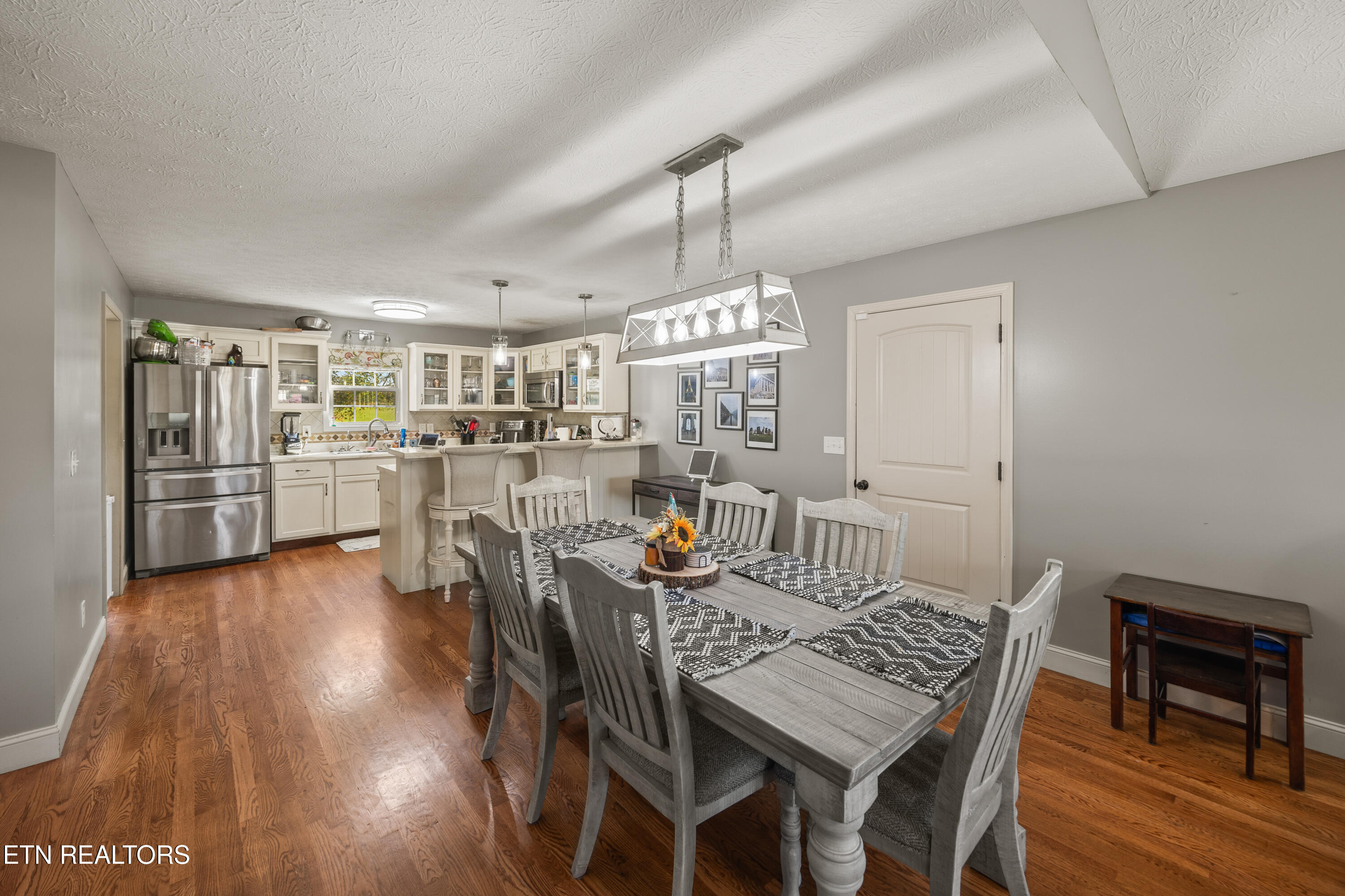 128 Rustling Oaks Drive