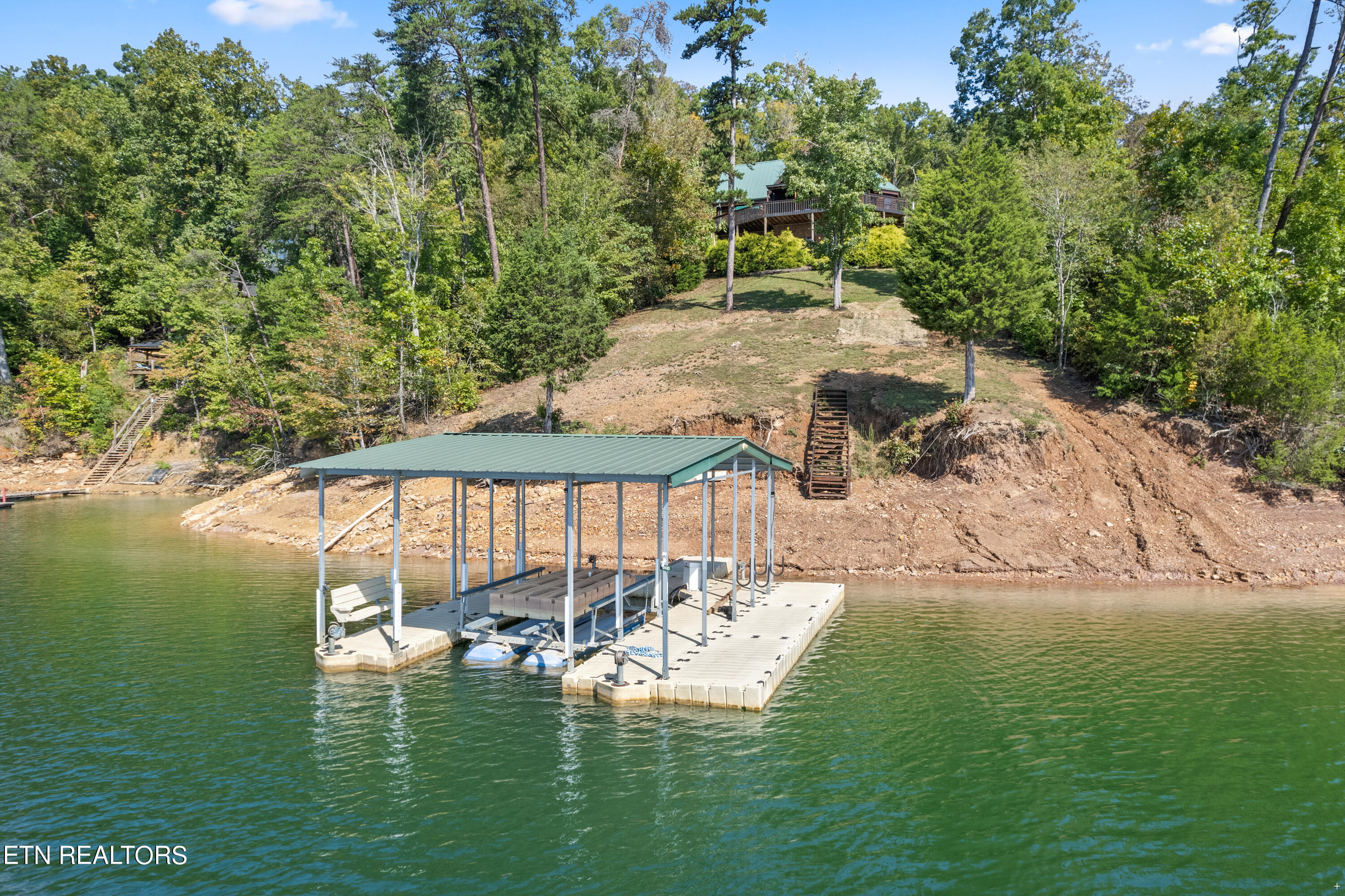 881 Lakeview Drive