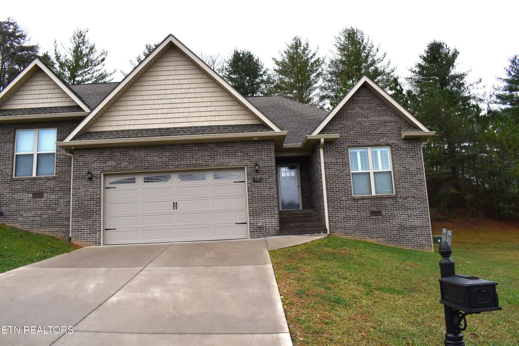 Photo of 420 Cromwell St, Harrogate, TN 37752 (MLS # 1340139)