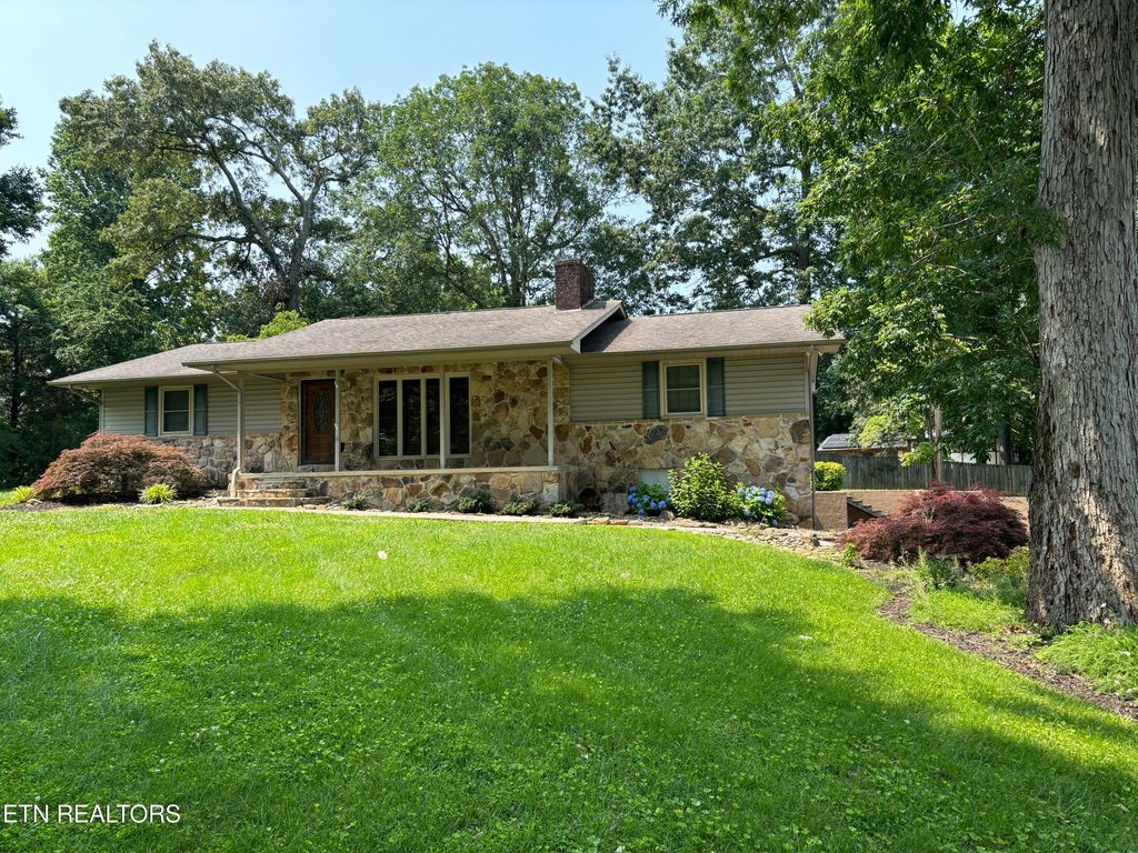 Photo of 111 Tango Drive Drive, Madisonville, TN 37354 (MLS # 1303226)