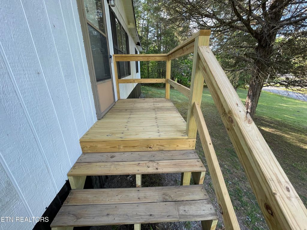 Photo of 110 3rd St, Corryton, TN 37721 (MLS # 1340696)