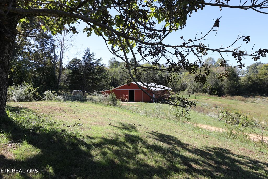 Photo of 222 Summit Rd, Madisonville, TN 37354 (MLS # 1279466)