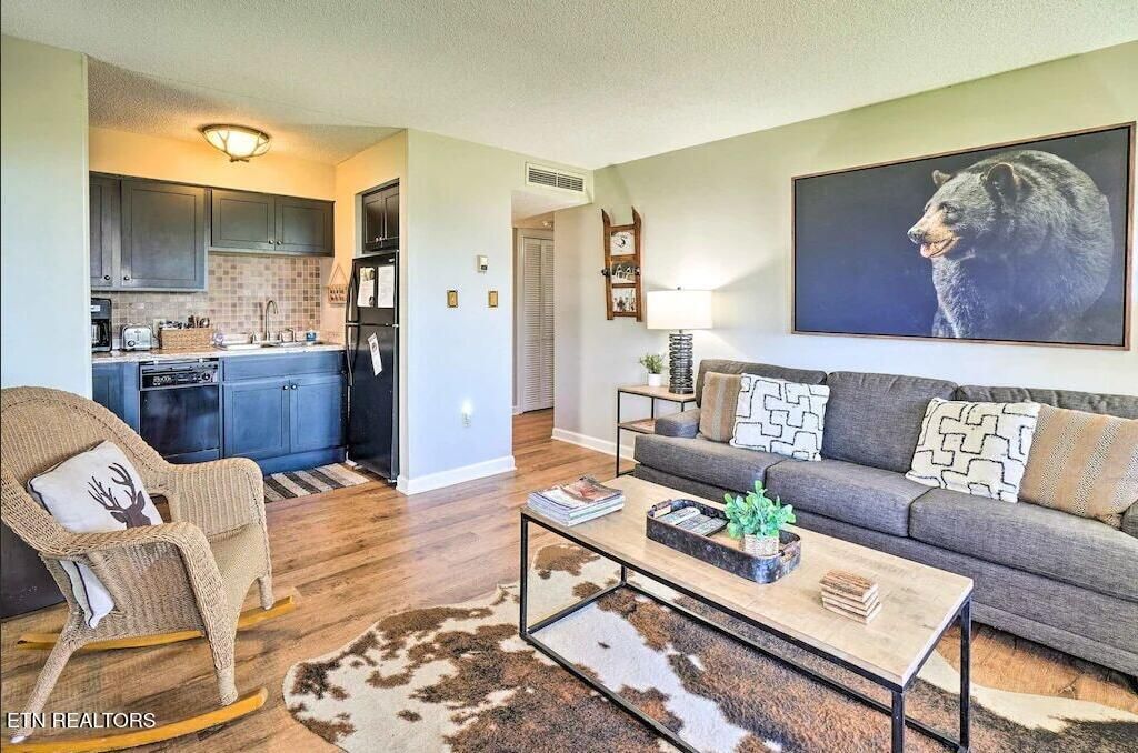 Photo of 1260 Ski View Drive #4108, Gatlinburg, TN 37738 (MLS # 1341705)
