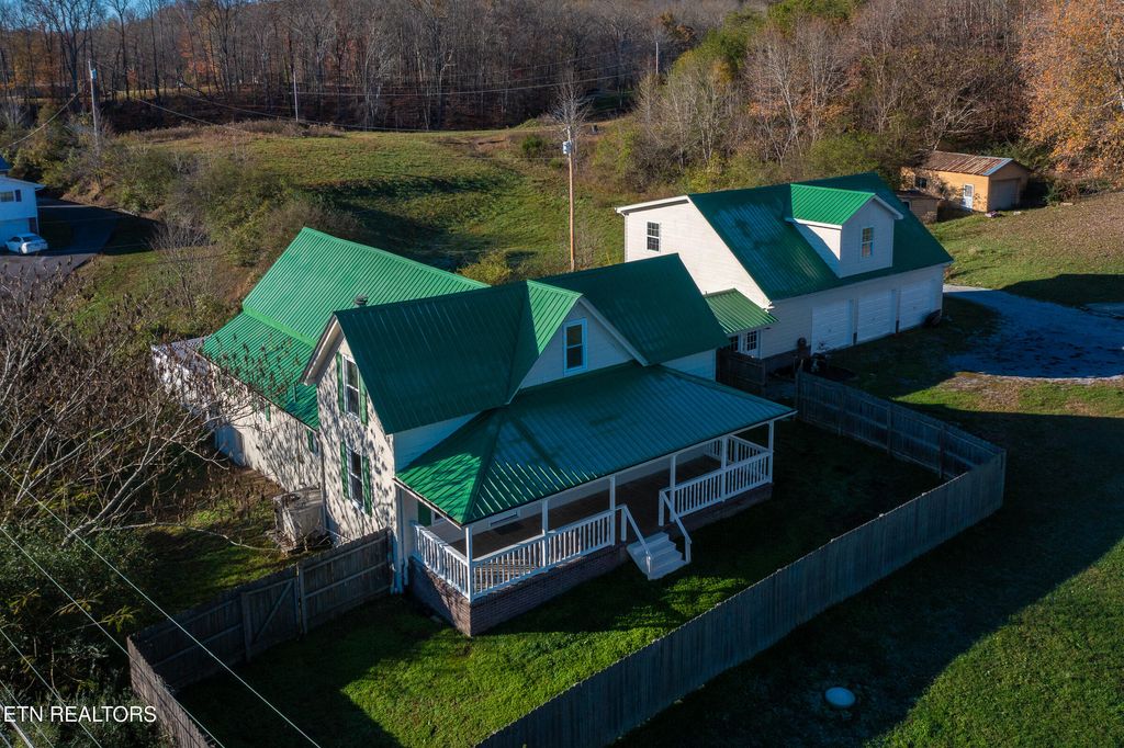 Photo of 886 Old Harriman Hwy Hwy, Oliver Springs, TN 37840 (MLS # 1270048)