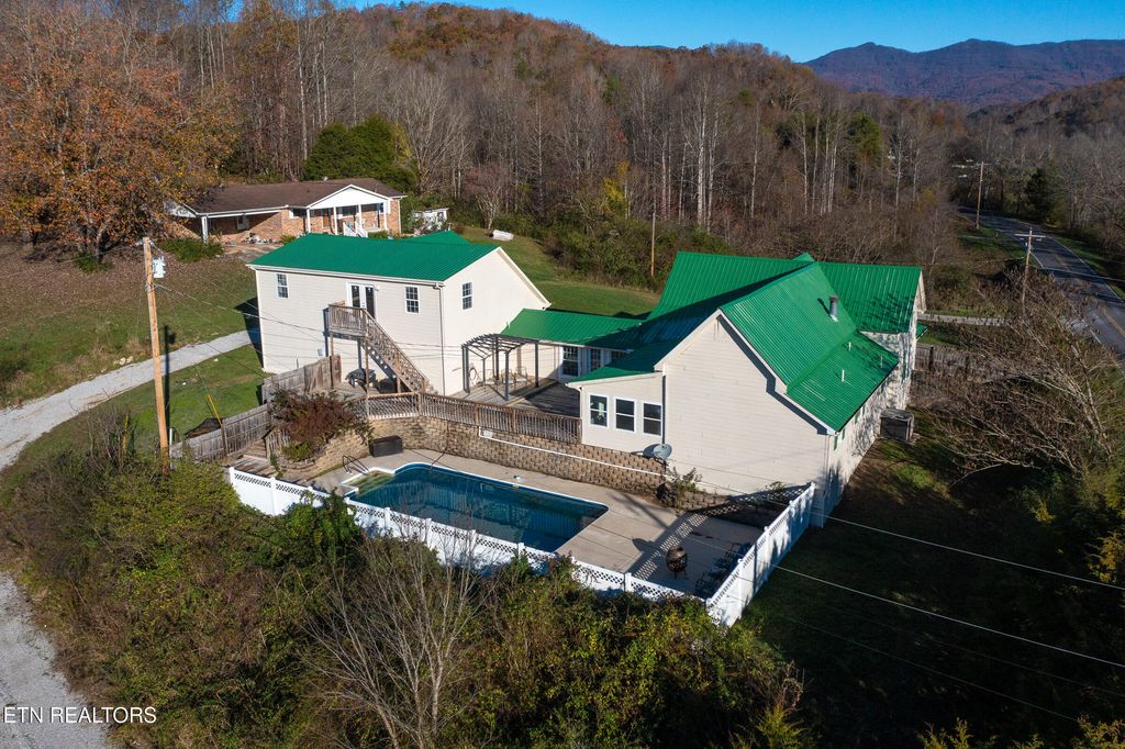 Photo of 886 Old Harriman Hwy Hwy, Oliver Springs, TN 37840 (MLS # 1270048)