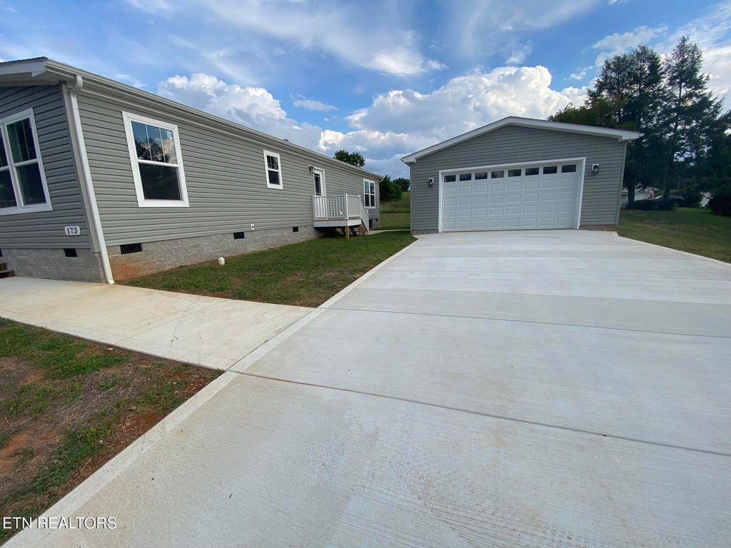 Photo of 173 Dode St, Sweetwater, TN 37874 (MLS # 1314440)