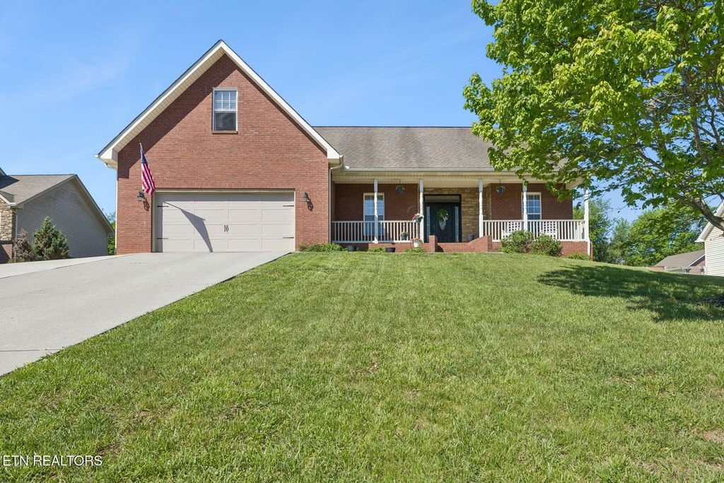 Photo of 941 Carter Springs Drive, Maryville, TN 37801 (MLS # 1339028)