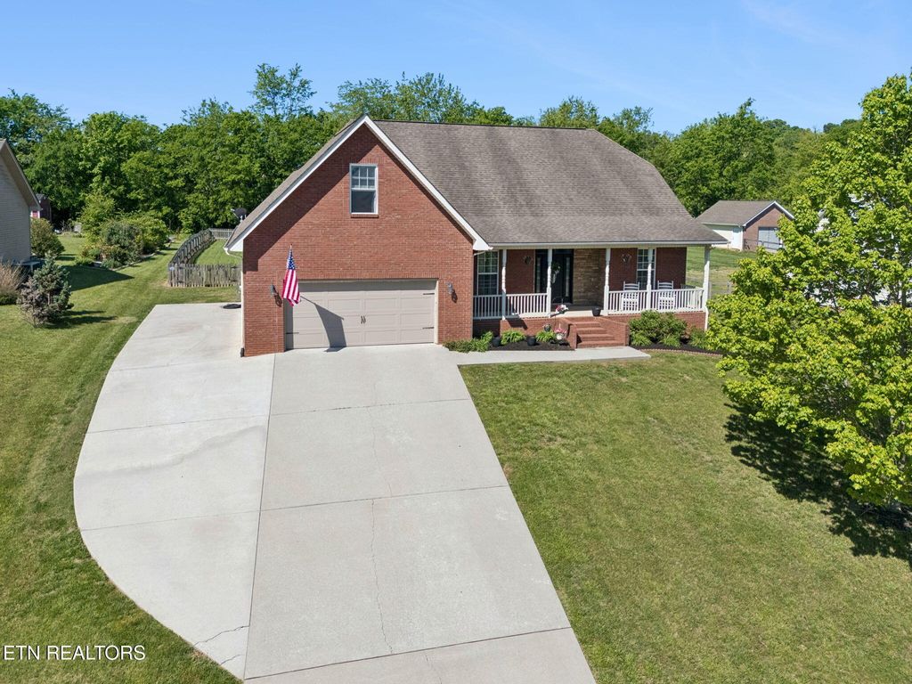 Photo of 941 Carter Springs Drive, Maryville, TN 37801 (MLS # 1339028)