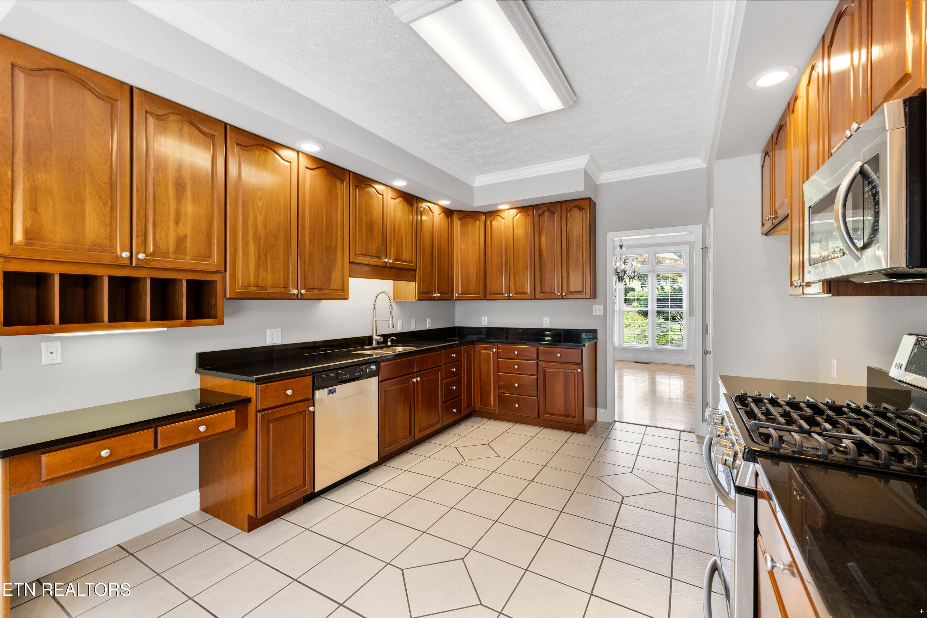 5808 Broughton Court