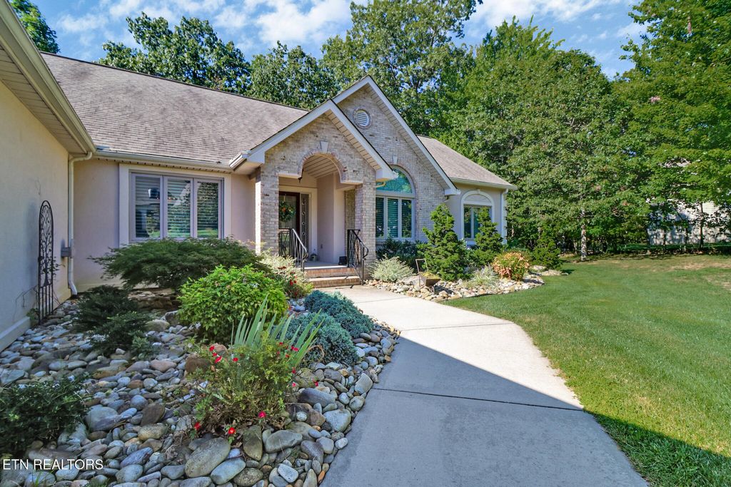 Photo of 104 Hickory Ridge Lane, Crossville, TN 38558 (MLS # 1314072)