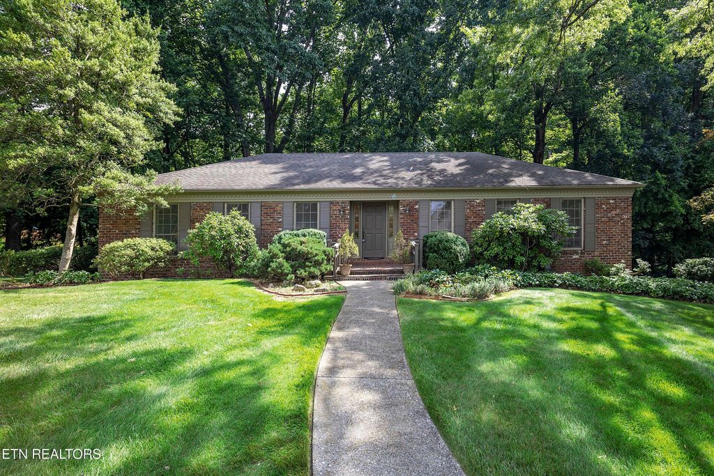 Photo of 910 Bathurst Rd, Knoxville, TN 37909 (MLS # 1345416)