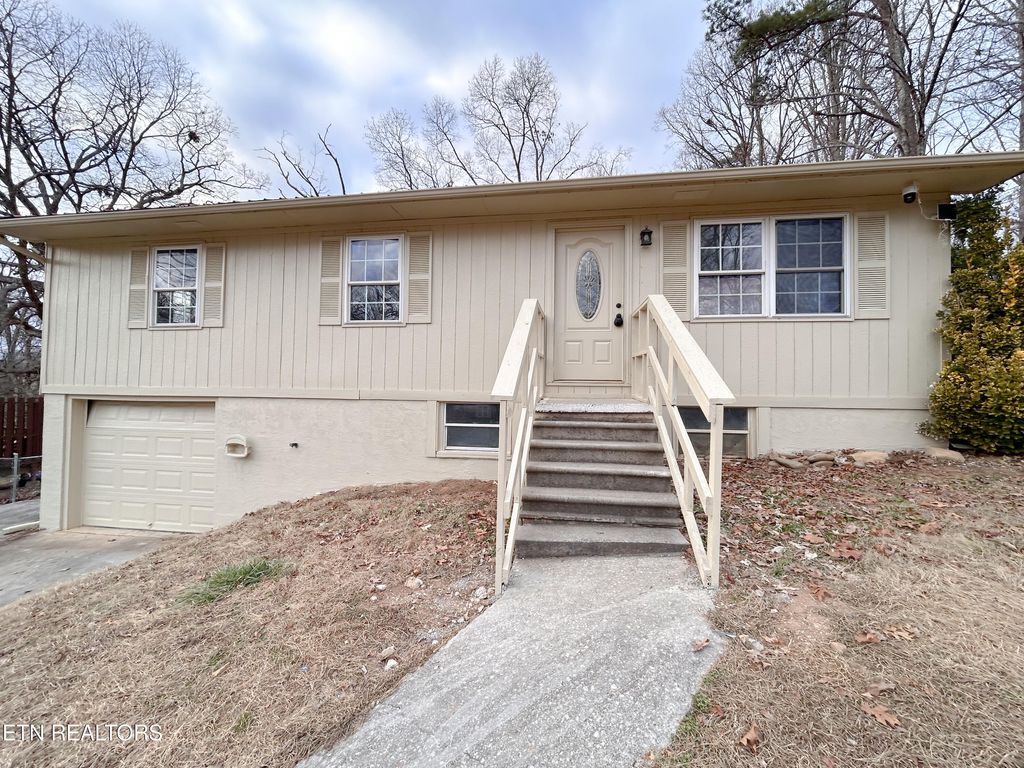 Photo of 728 Black Forest Drive, Maryville, TN 37801 (MLS # 1331683)