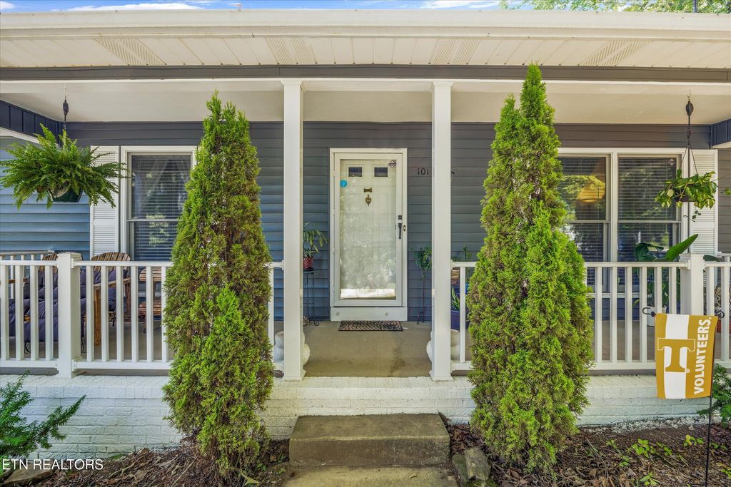 Photo of 101 Telemann Lane, Oak Ridge, TN 37830 (MLS # 1314648)