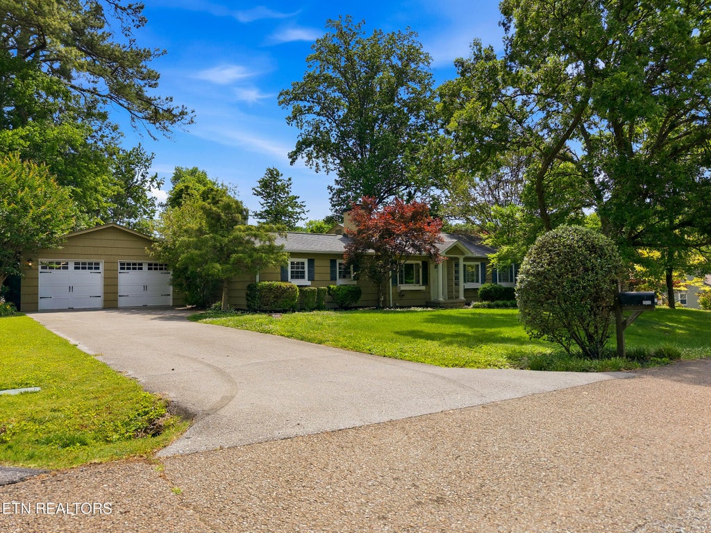 Photo of 1312 Bradford Lane, Knoxville, TN 37919 (MLS # 1342673)