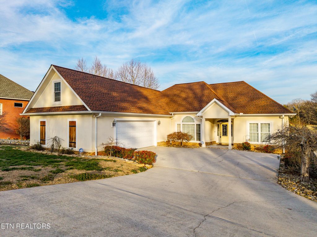 Photo of 210 Indian Shadows Drive, Maryville, TN 37801 (MLS # 1331633)