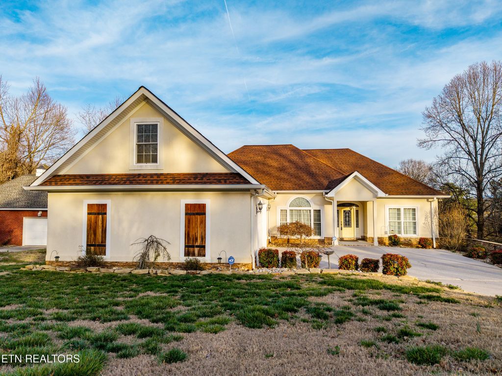 Photo of 210 Indian Shadows Drive, Maryville, TN 37801 (MLS # 1331633)