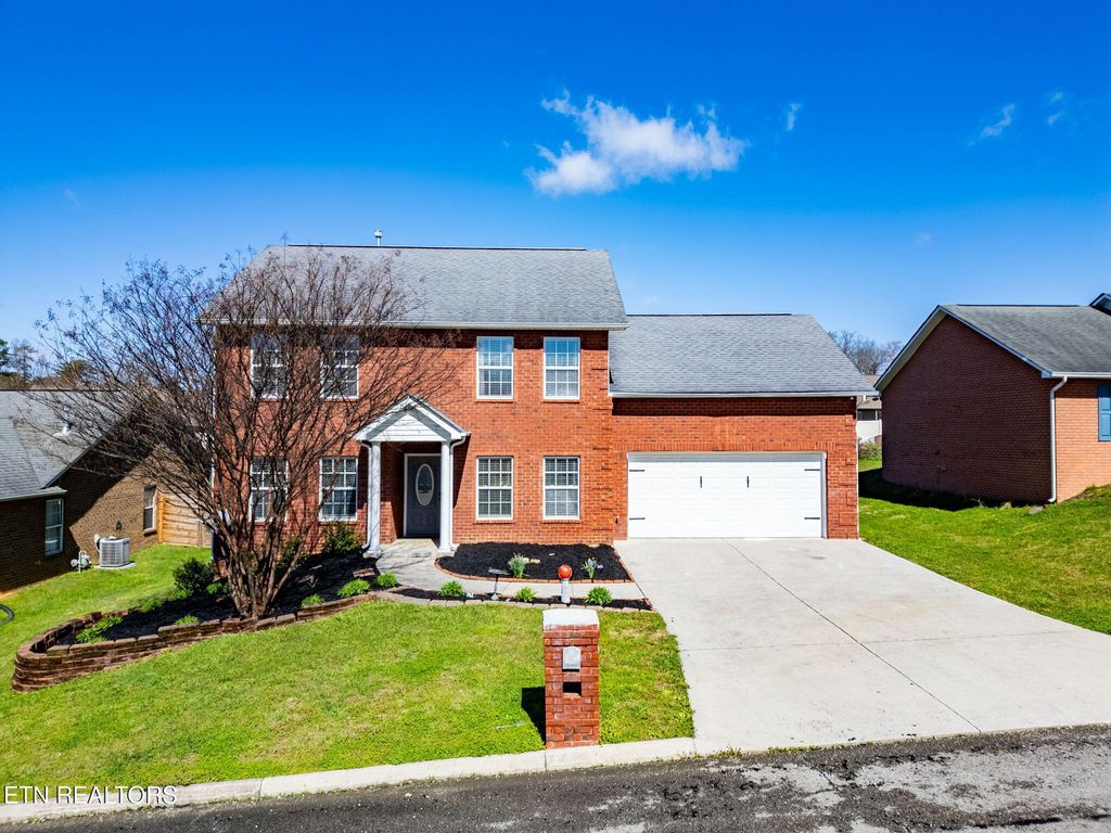 Photo of 6717 Casa Bella Drive, Knoxville, TN 37918 (MLS # 1332853)
