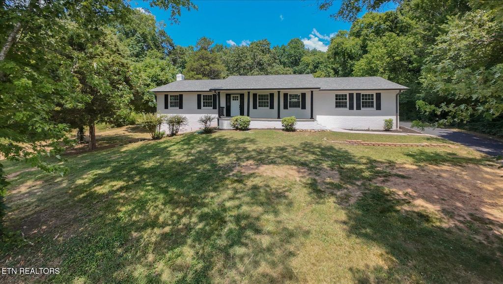 Photo of 8534 Heiskell Rd, Powell, TN 37849 (MLS # 1307895)