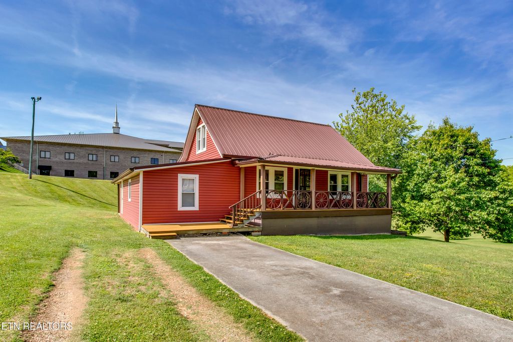 Photo of 1918 Sweetwater Vonore Rd, Sweetwater, TN 37874 (MLS # 1340093)