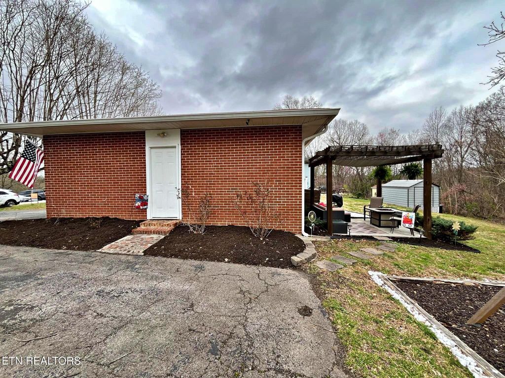 Photo of 606 Skyline View Lane, Harriman, TN 37748 (MLS # 1294080)