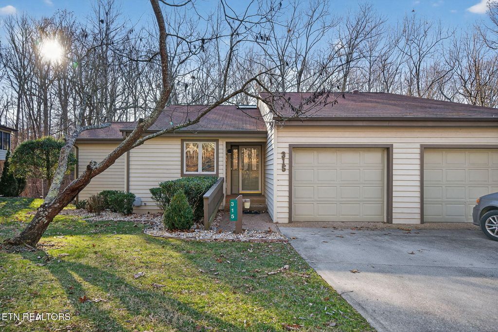 Photo of 315 Lake Catherine Circle, Crossville, TN 38558 (MLS # 1324439)