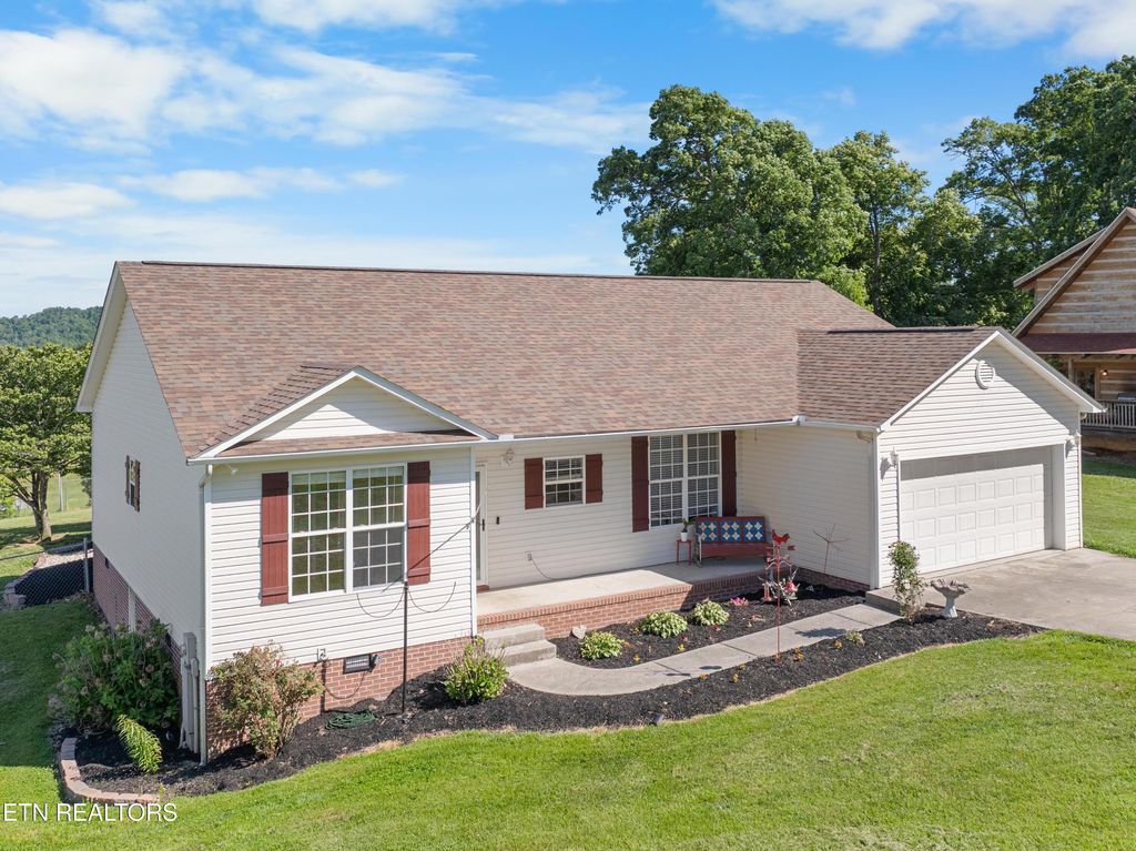 Photo of 163 Foxglen Lane, Andersonville, TN 37705 (MLS # 1343610)