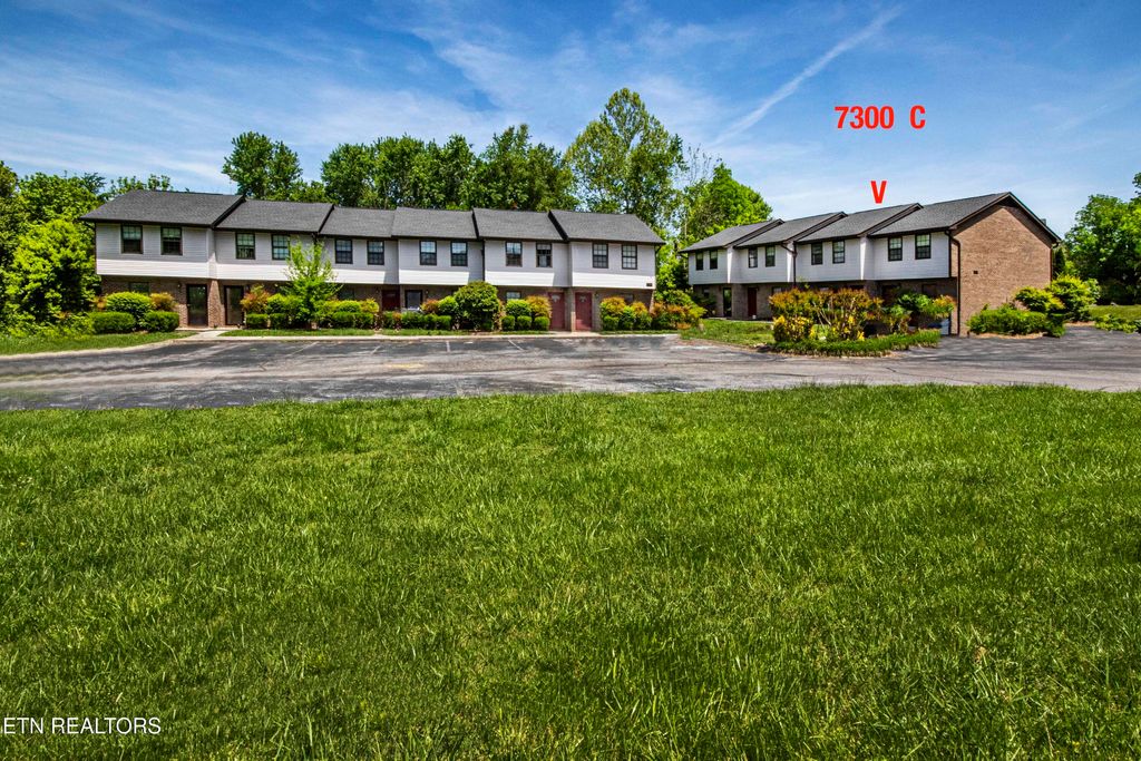 Photo of 7304 Old Clinton Pike, Knoxville, TN 37921 (MLS # 1337365)