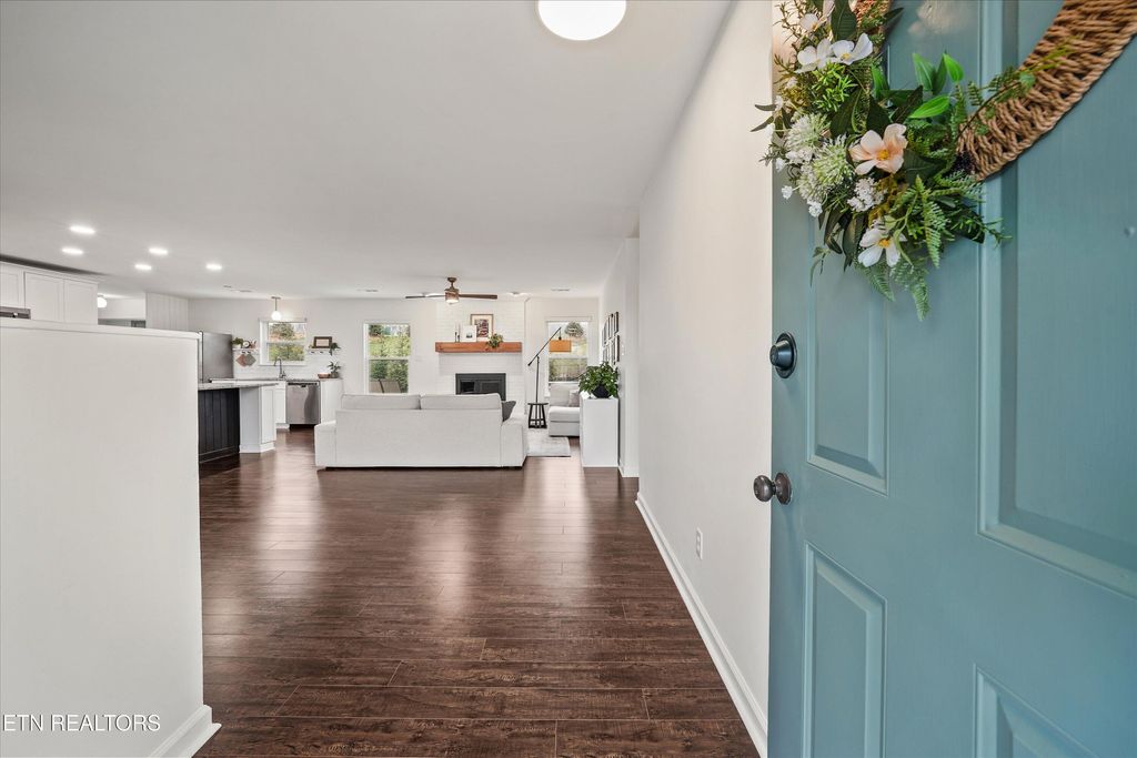 Photo of 827 Plainfield Rd, Knoxville, TN 37923 (MLS # 1326166)