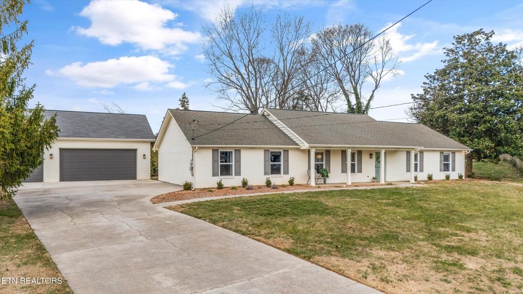 Photo of 827 Plainfield Rd, Knoxville, TN 37923 (MLS # 1326166)