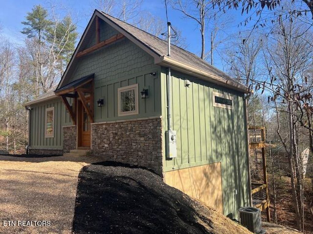 Photo of 405 Laurel Trace Rd, Townsend, TN 37882 (MLS # 1323141)