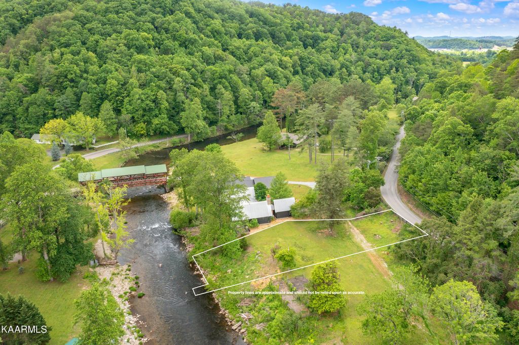 Photo of 264 Rafter Rd, Tellico Plains, TN 37385 (MLS # 1227296)
