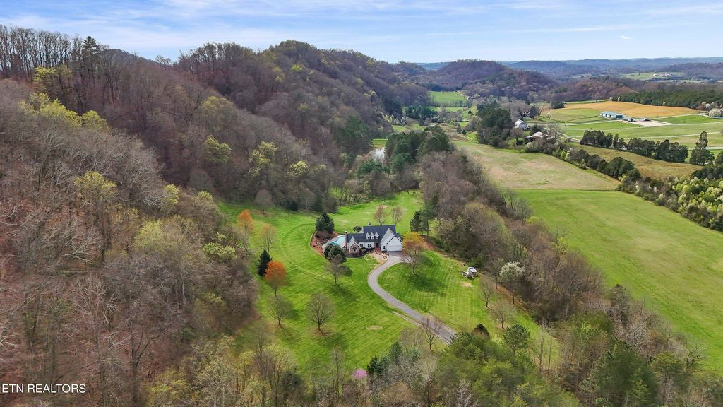 Photo of 2740 Mccammon Rd, Rockford, TN 37853 (MLS # 1333375)