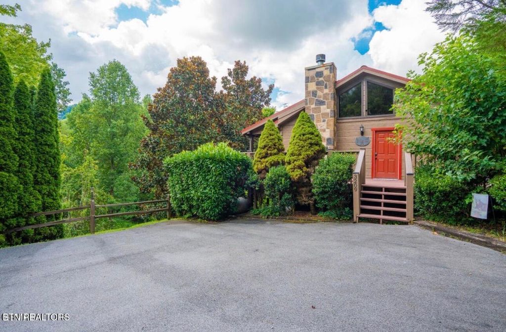 Photo of 3209 Cristobal Way, Sevierville, TN 37862 (MLS # 1332028)