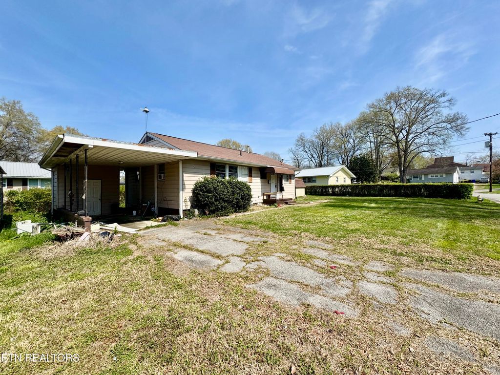 Photo of 121 Marshall Circle, Oak Ridge, TN 37830 (MLS # 1334435)